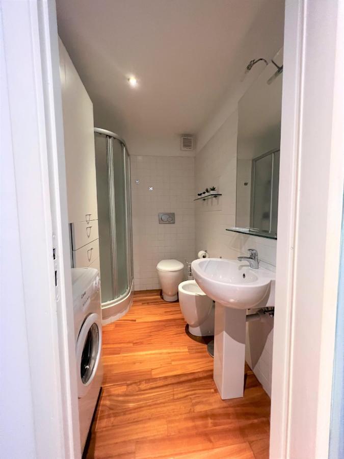 Hostdomus - September Suite Turin Bagian luar foto